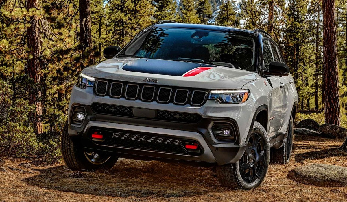 Jeep Compass опять обновлен: теперь с мощным турбомотором