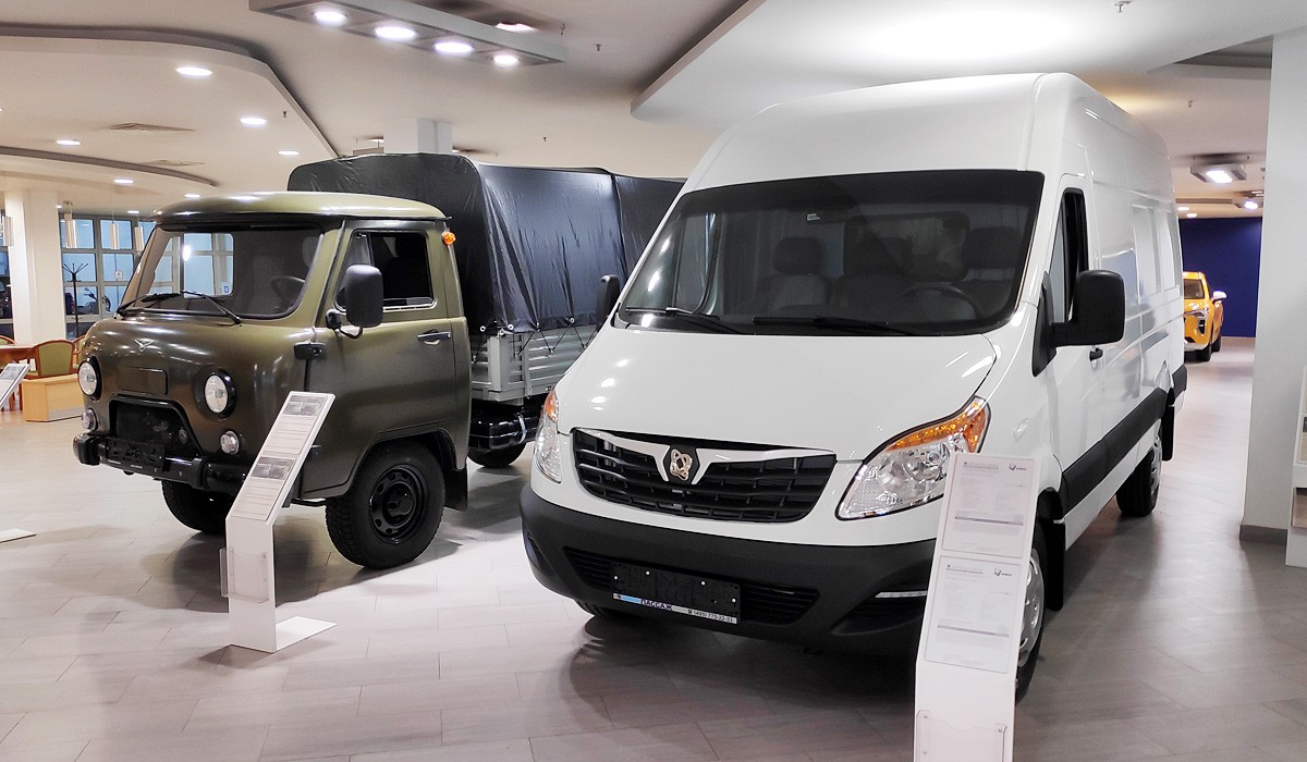 Дайджест дня: кроссовер Hongqi для России, Sollers в продаже и другие события индустрии