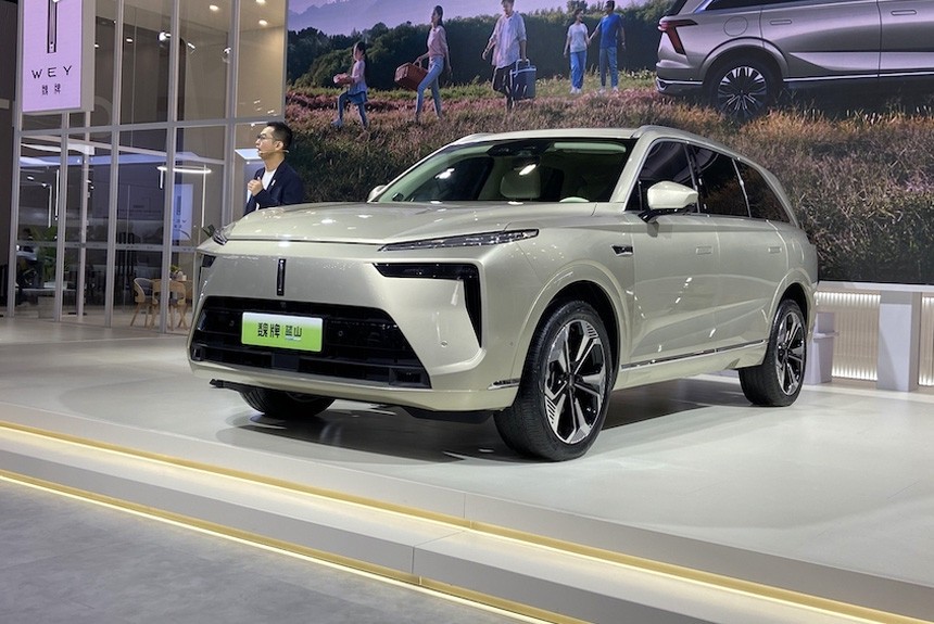 Гибридный кроссовер Wey Lanshan и срочная смена дизайна