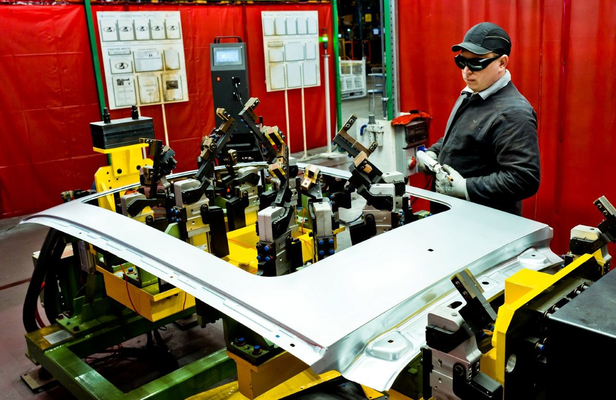 АВТОВАЗ внедрил лазерную сварку специально для Лады Азимут