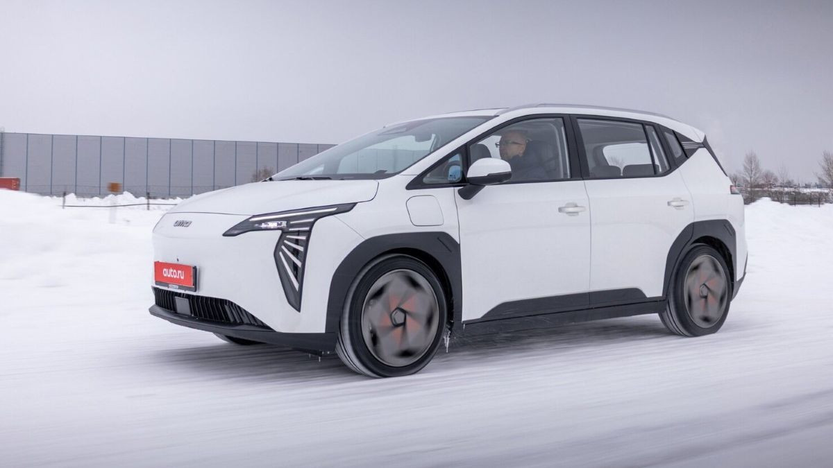 Яндекс представил свой первый автомобиль UMO 5