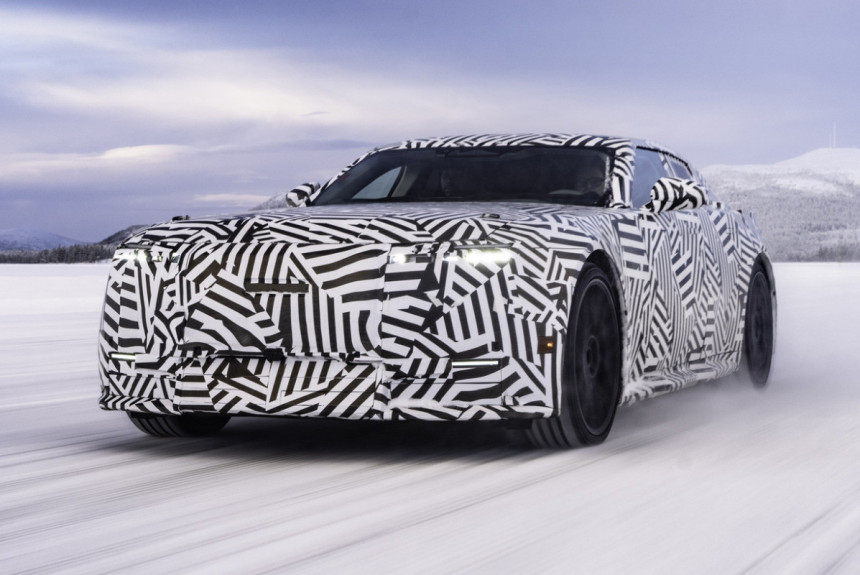 Прототипы серийного электромобиля Jaguar GT вышли на зимние тесты