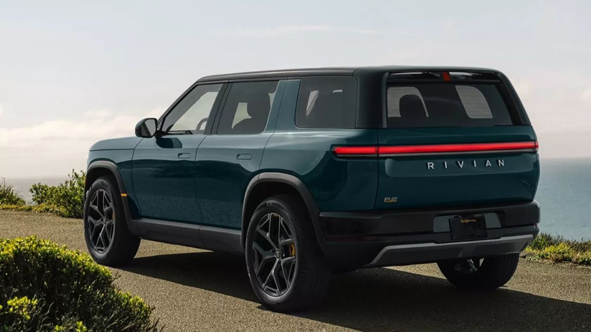В США полностью рассекречен младший кроссовер Rivian R2