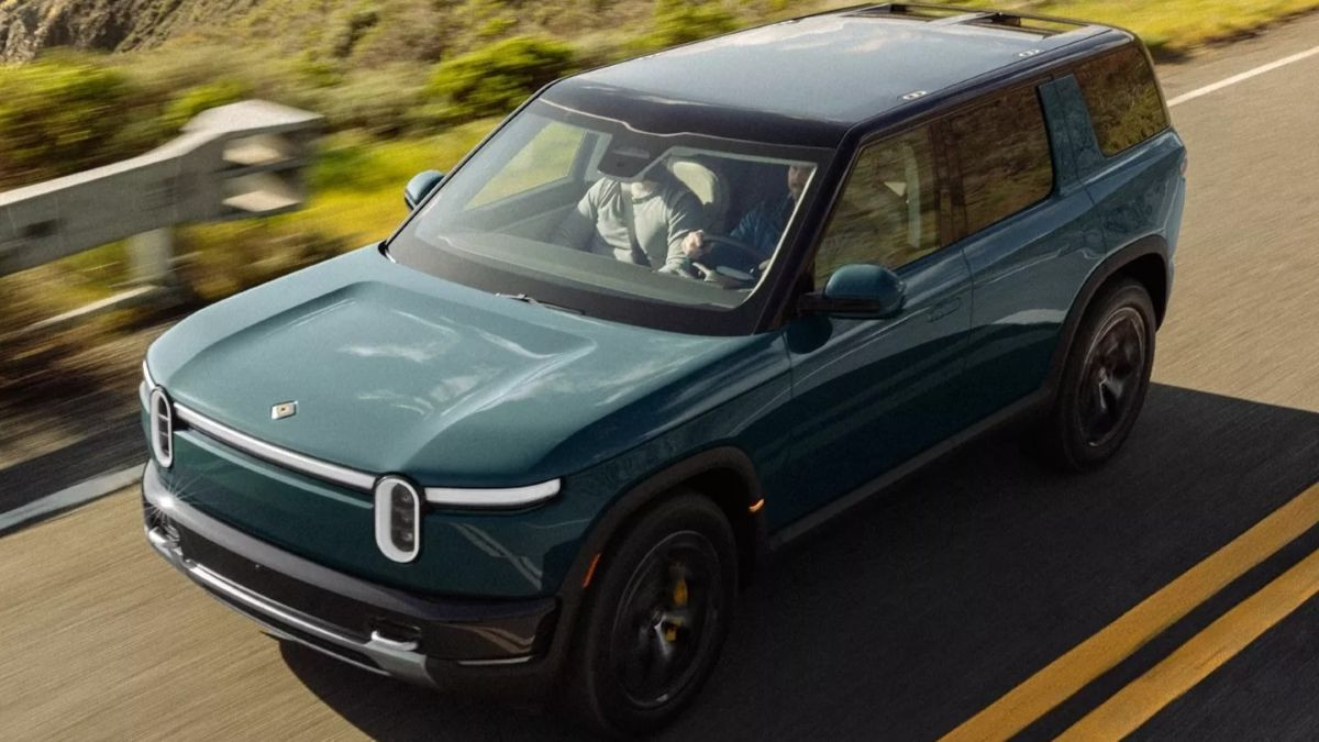 В США полностью рассекречен младший кроссовер Rivian R2