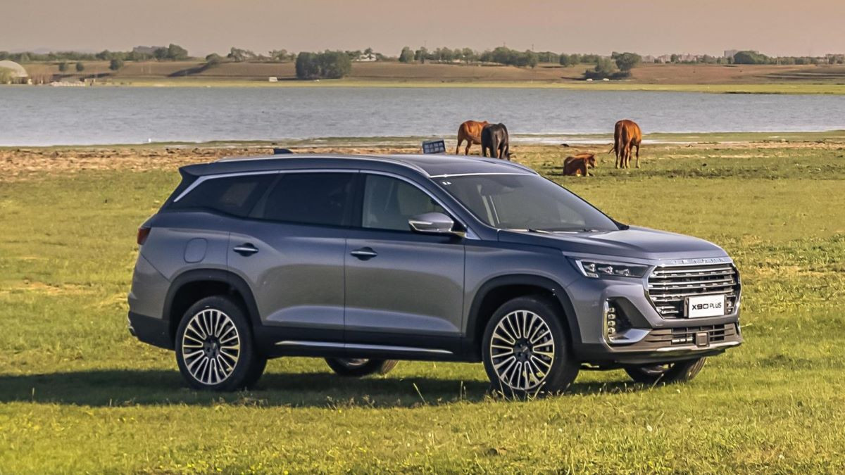 Jetour в России: сокращение гаммы и полный привод для X90 Plus