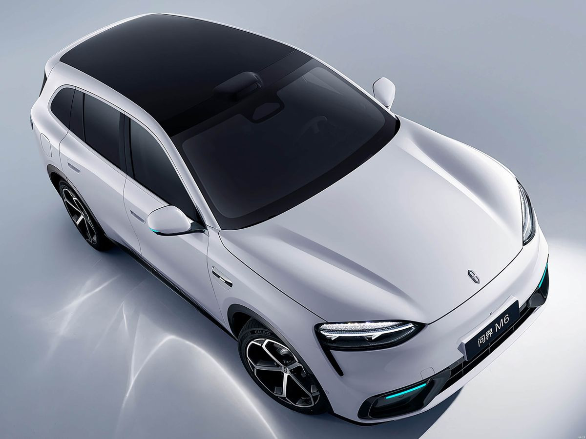 В Китае представлен кроссовер Aito M6