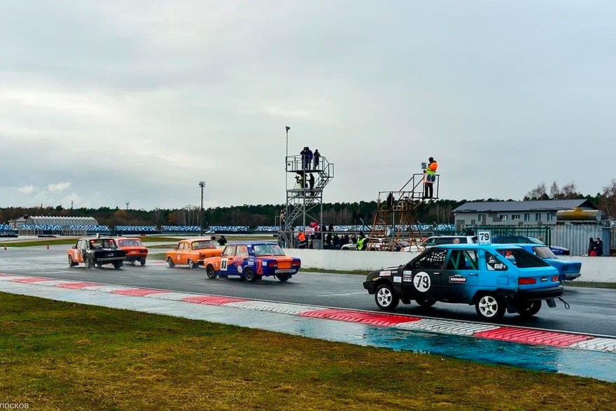 Холод и дождь: в Мячково прошло яркое открытие сезона, несмотря на непростые условия