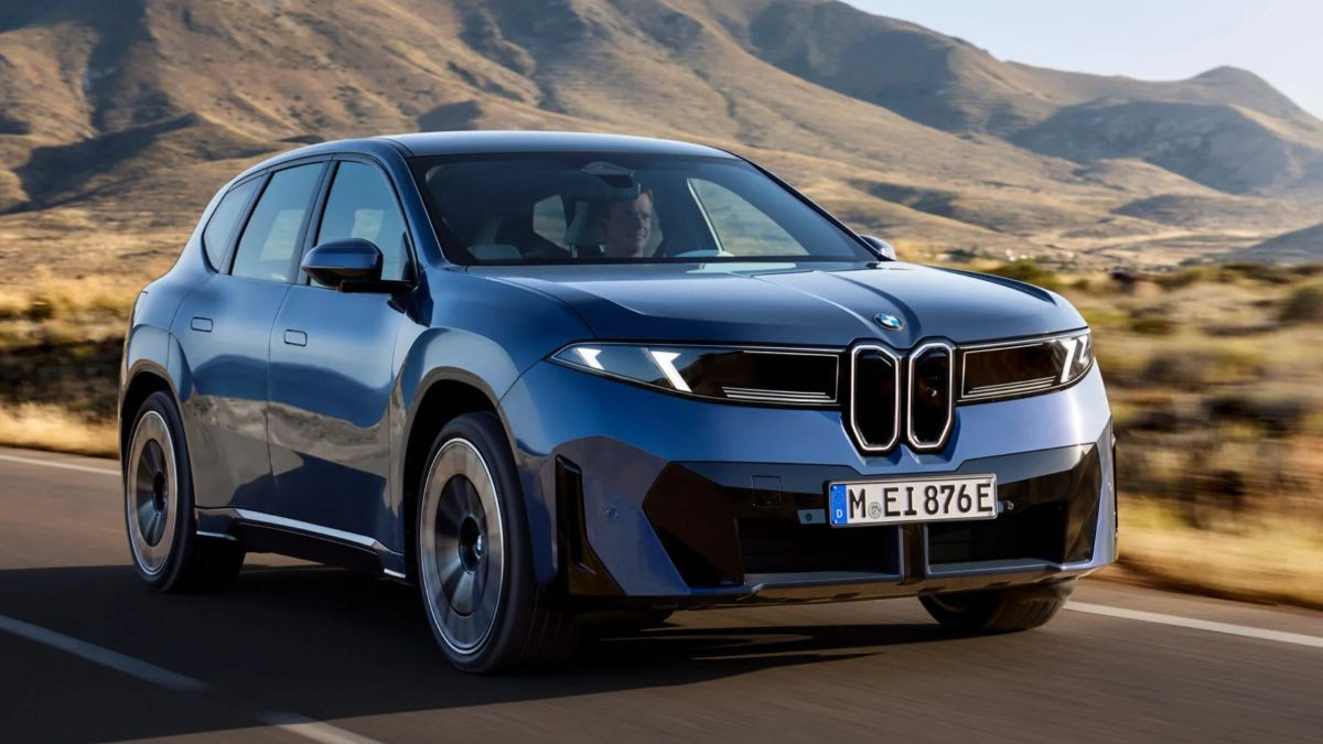 Представлен заднеприводной вариант кроссовера BMW iX3