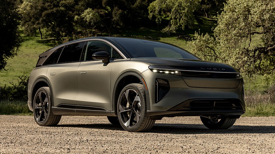 Кроссовер BMW iX3 опередил всех в конкурсе Лучший автомобиль в мире-2026