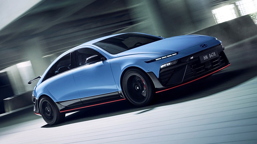 Кроссовер BMW iX3 опередил всех в конкурсе Лучший автомобиль в мире-2026