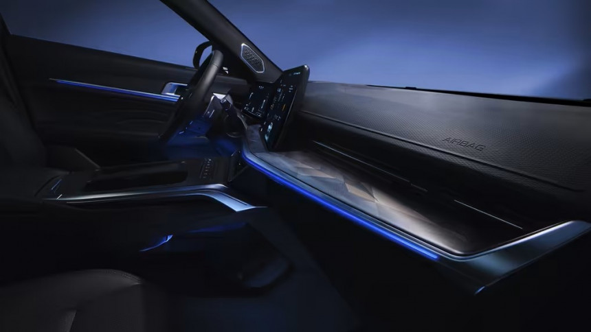 Модернизированный Haval F7 стал мощнее и технологичнее