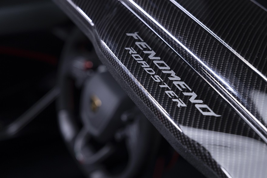 Lamborghini Fenomeno Roadster: космическая цена, ревущий V12 и никакой защиты от дождя