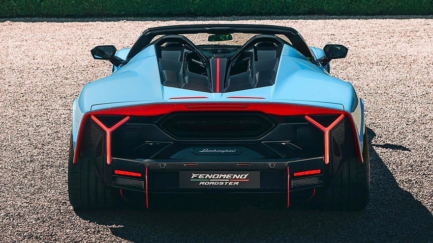 Lamborghini Fenomeno Roadster: космическая цена, ревущий V12 и никакой защиты от дождя