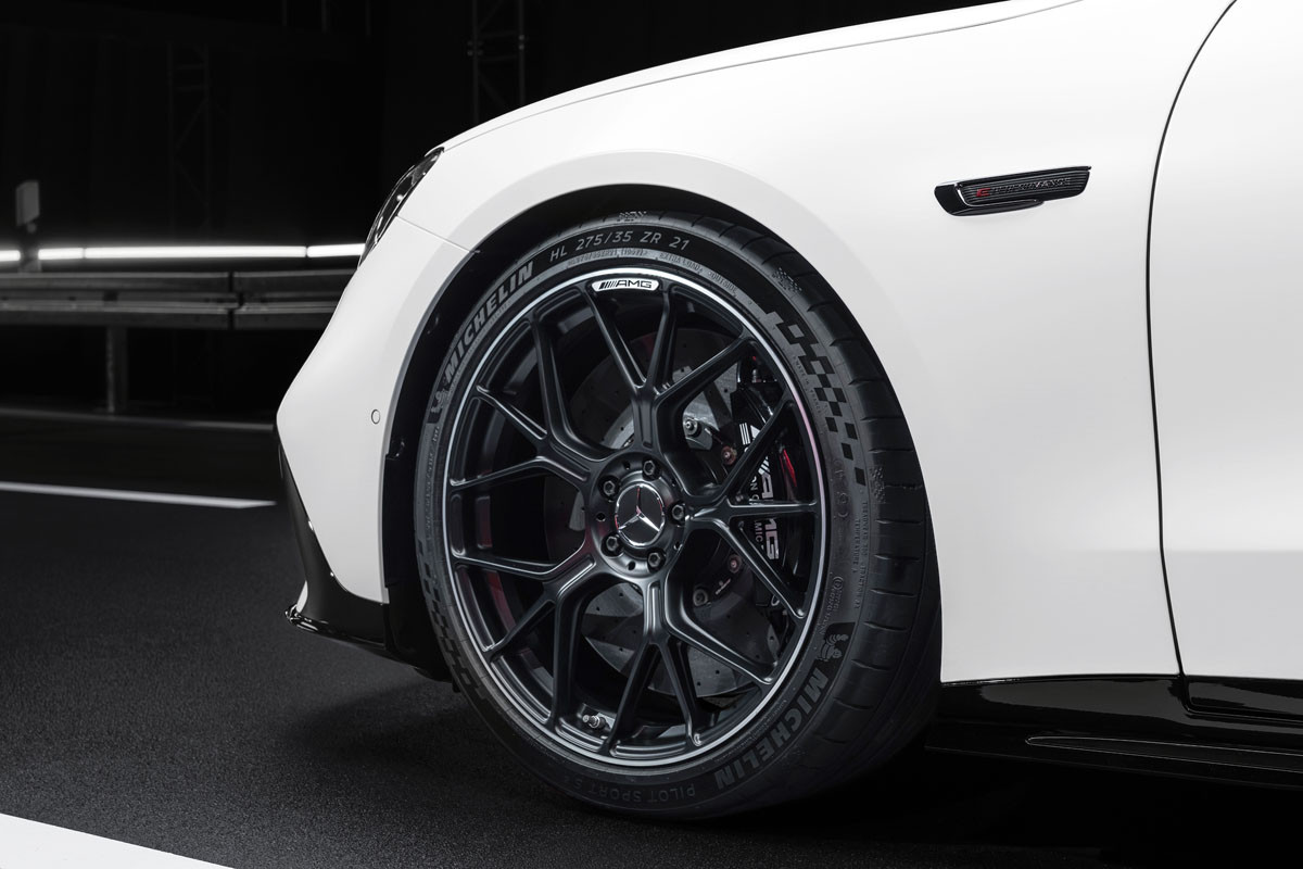 Mercedes представил самый мощный электромобиль от AMG