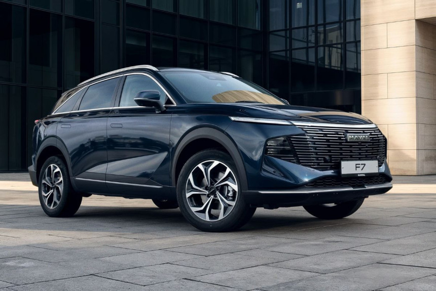 Модернизированный Haval F7 стал мощнее и технологичнее