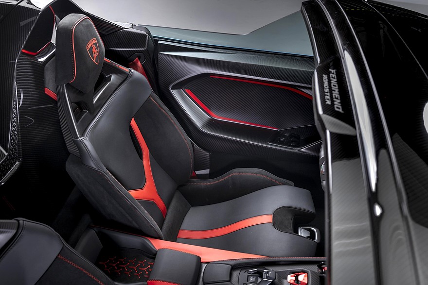 Lamborghini Fenomeno Roadster: космическая цена, ревущий V12 и никакой защиты от дождя