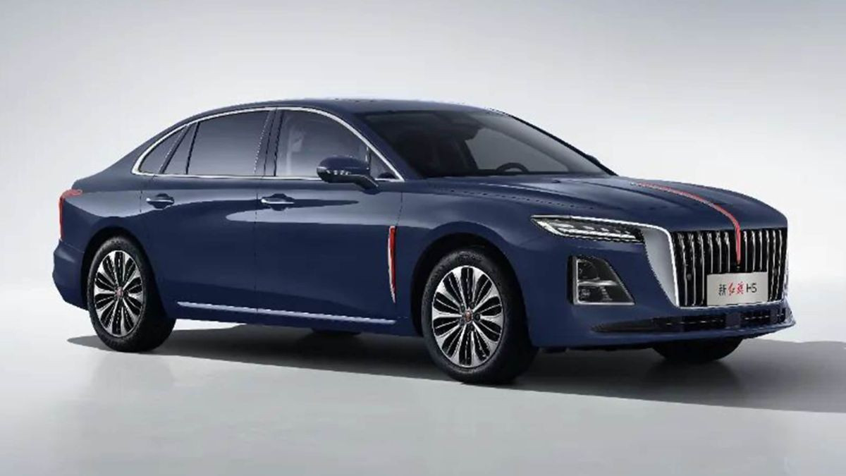 Седан Hongqi H5 и минивэн HQ9 обновились в Китае