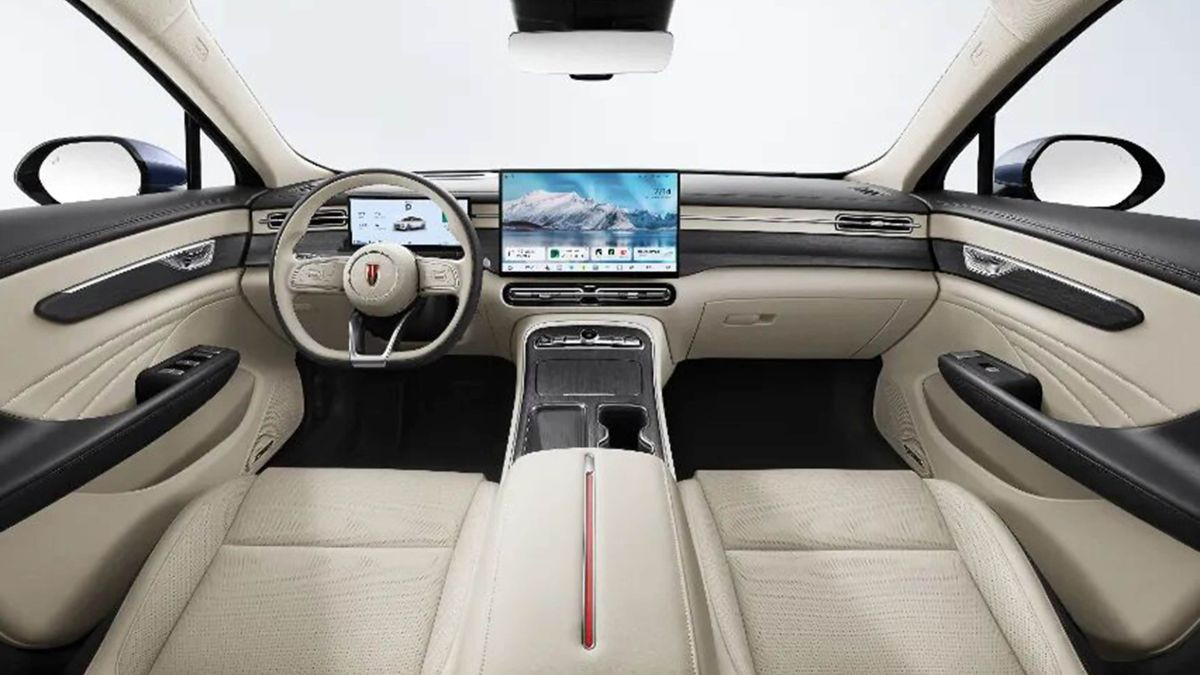 Седан Hongqi H5 и минивэн HQ9 обновились в Китае