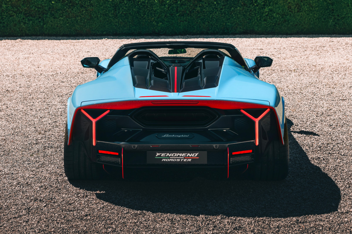 Lamborghini представила самый мощный родстер в своей истории
