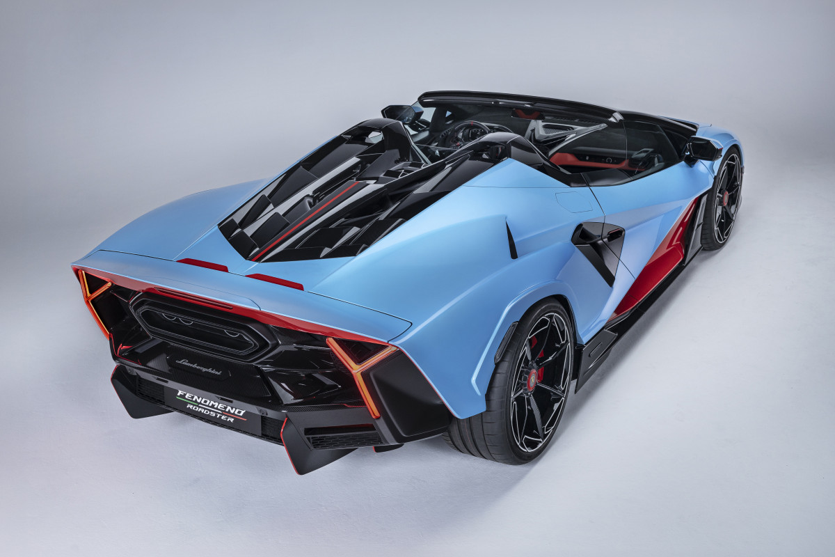 Lamborghini представила самый мощный родстер в своей истории