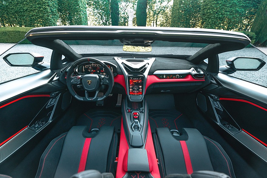 Lamborghini Fenomeno Roadster: космическая цена, ревущий V12 и никакой защиты от дождя