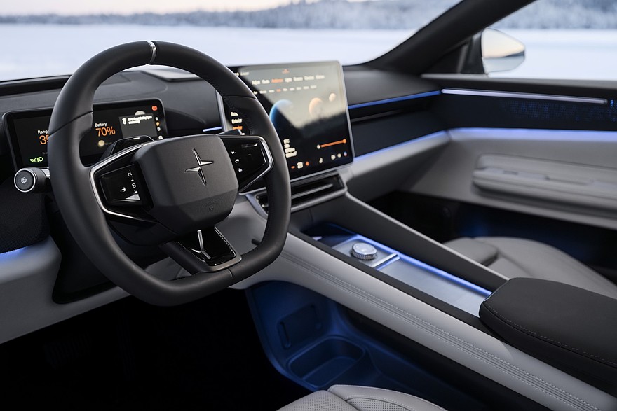 Владельцы Polestar 4 массово повреждают корму из-за отсутствия заднего стекла