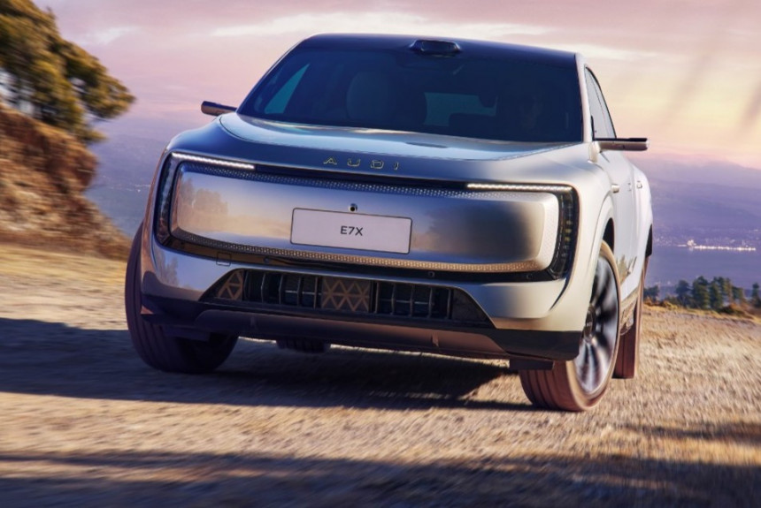 Кроссовер AUDI E7X дебютировал в Китае Кроссовер AUDI E7X дебютировал в Китае