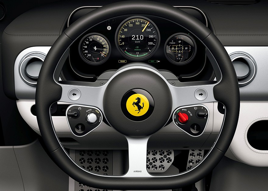 Весь в белом и за миллион: «нулевой» Ferrari Luce продадут на аукционе