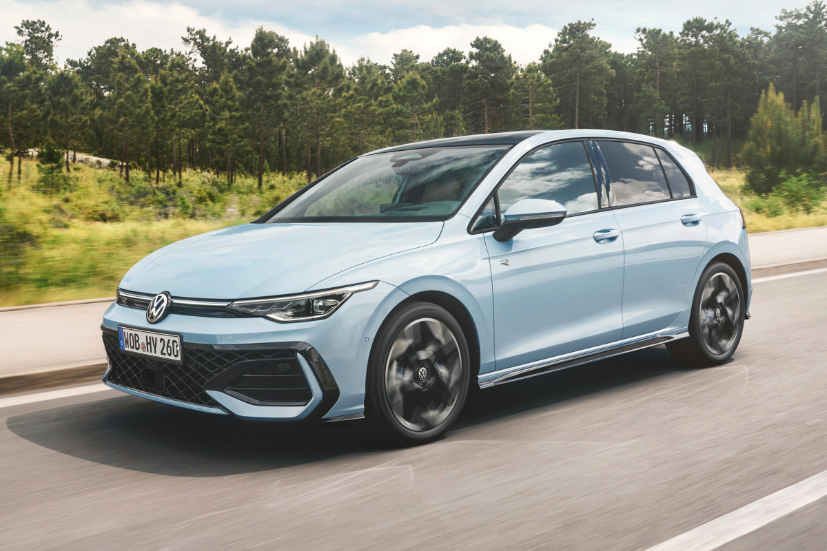 Volkswagen Golf и T-Roc получили новые гибридные установки