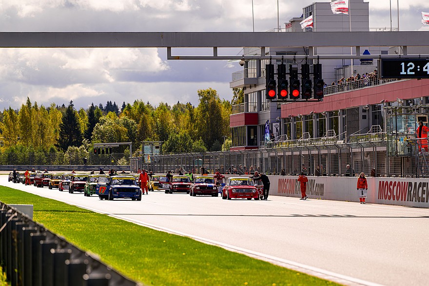 Третий этап «Серия Классика – 2026» на Moscow Raceway: ретроатмосфера и зрелищные заезды