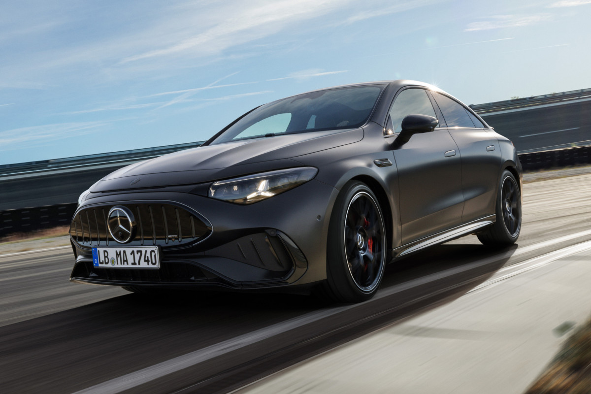Mercedes-Benz CLA получил трехмоторную электроверсию от AMG