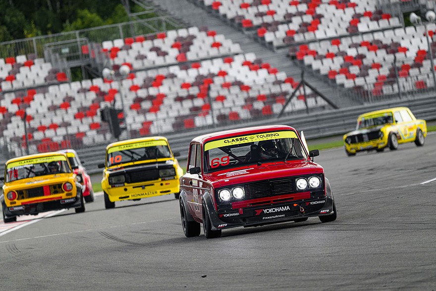 Третий этап «Серия Классика – 2026» на Moscow Raceway: ретроатмосфера и зрелищные заезды