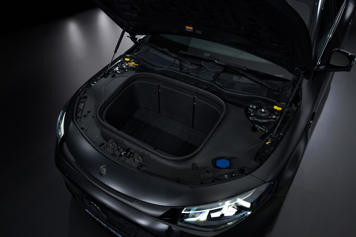 Mercedes-Benz CLA получил трехмоторную электроверсию от AMG