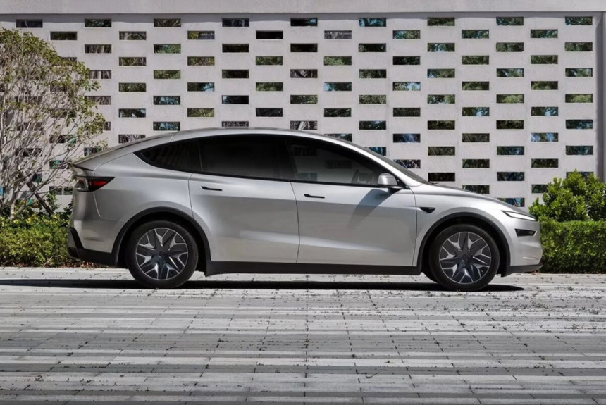 Удлиненная Tesla Model Y L добралась до США Удлиненная Tesla Model Y L добралась до США
