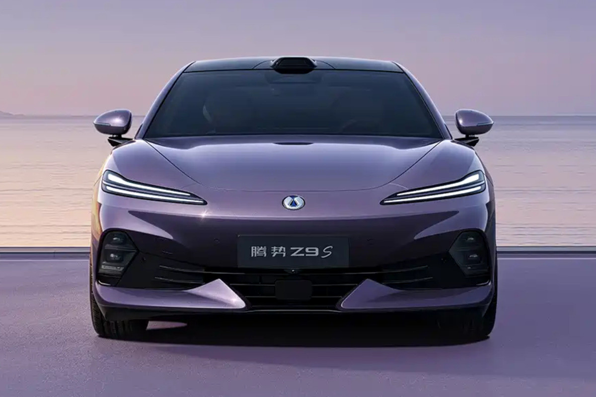 Рассекречен электроседан Denza Z9S: компактнее и спортивнее, чем Z9