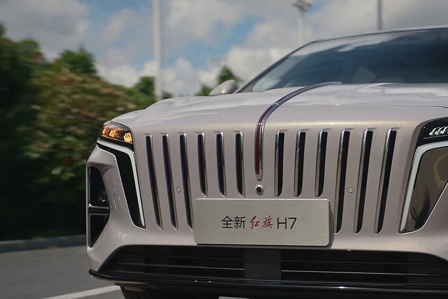 Седан Hongqi H7 нового поколения предложен с полным приводом