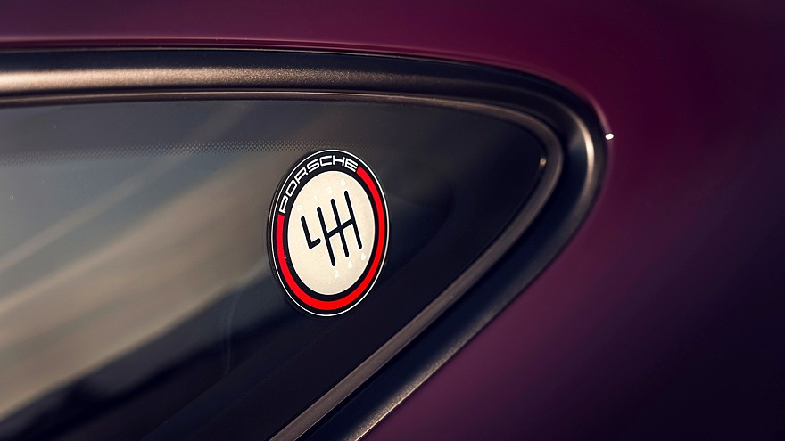 По заявкам трудящихся: Porsche 911 Carrera S снова доступен на «механике», но есть нюанс