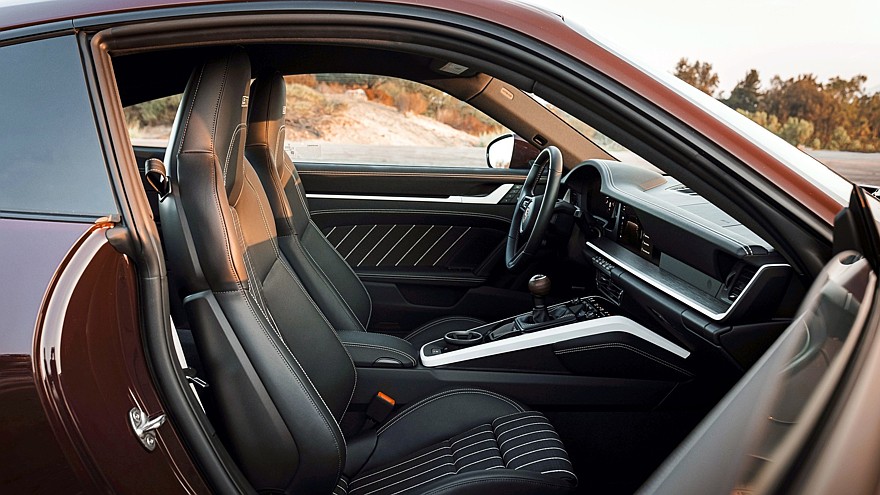 По заявкам трудящихся: Porsche 911 Carrera S снова доступен на «механике», но есть нюанс