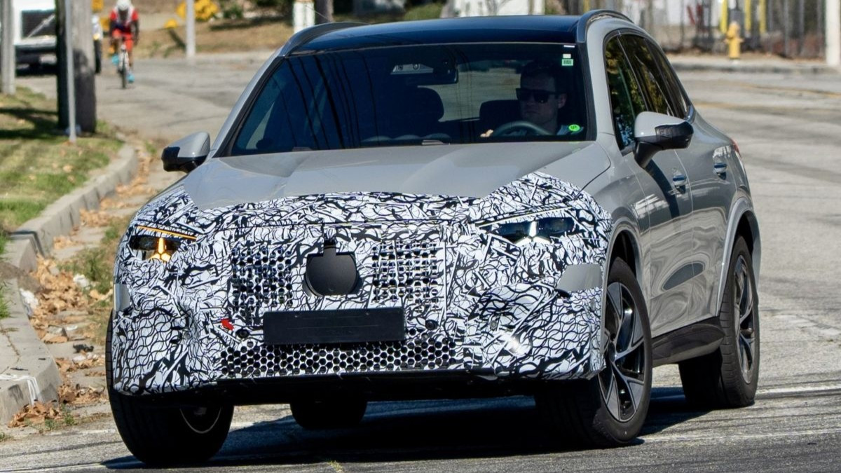На подходе обновленный топливный кроссовер Mercedes-Benz GLC