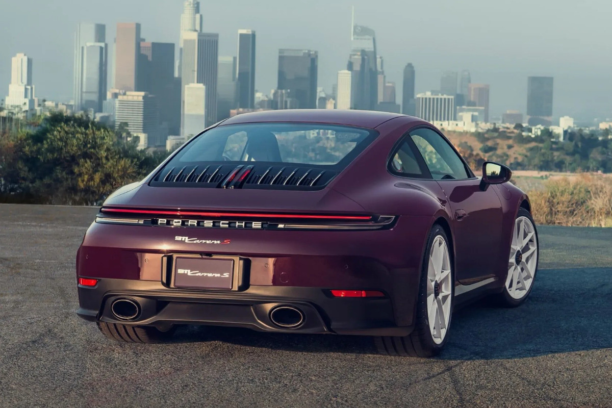 На Porsche 911 Carrera S вернулась &laquo;механика&raquo;, но не для всех рынков
