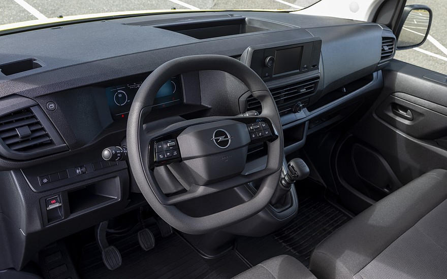 В моторную гамму Opel Vivaro Flatbed вошёл 150-сильный турбодизель
