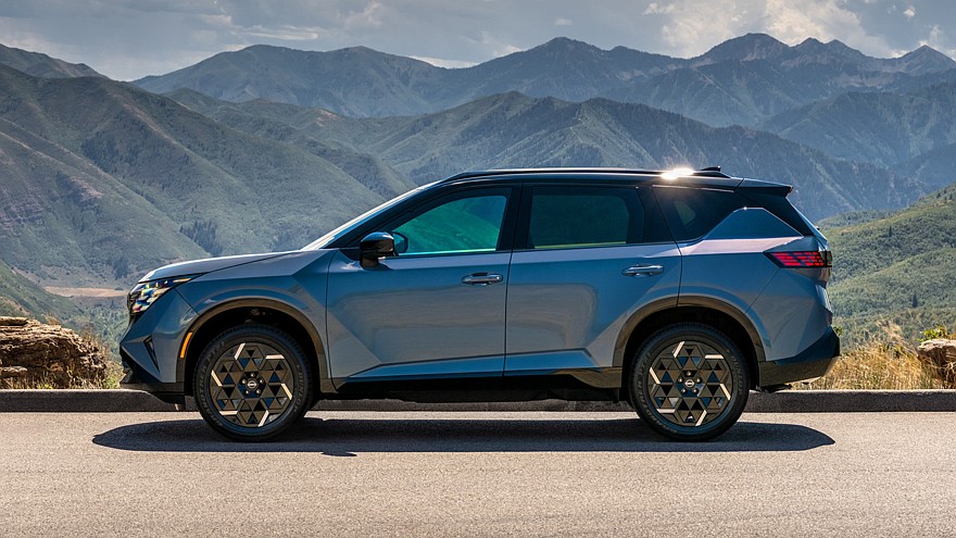 Nissan полностью рассекретил новый гибридный кроссовер Rogue, цены известны