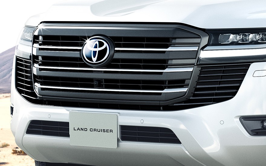 Toyota Land Cruiser 300 получил несколько обновок на домашнем рынке