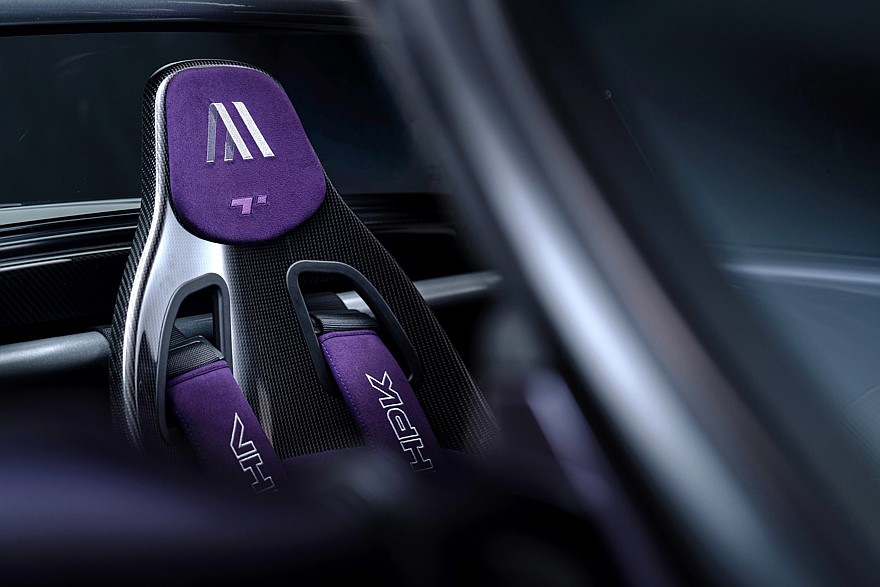 Рестомод Analogue VHPK на базе Lotus Elise S1: водитель по центру и масса менее 600 кг