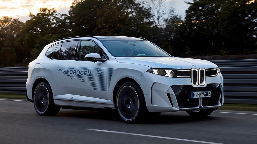 Водородный BMW iX5 Hydrogen нового поколения сбросил камуфляж
