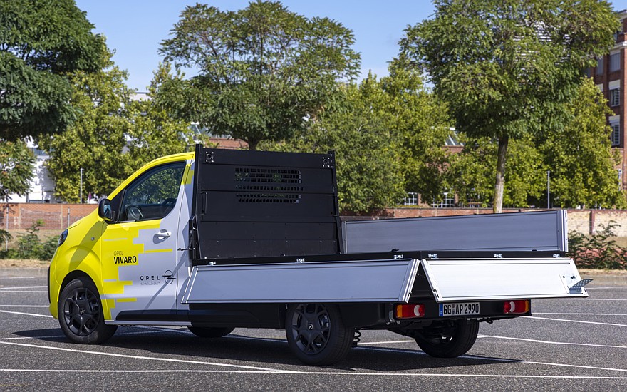 В моторную гамму Opel Vivaro Flatbed вошёл 150-сильный турбодизель