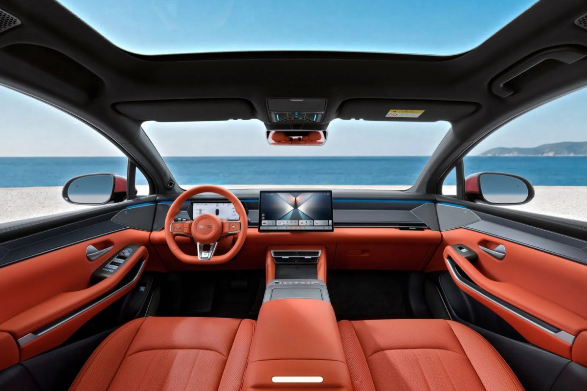 BYD Atto 8: флагманский Tang L для Европы и 5 минут на зарядку