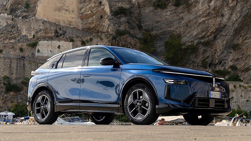 Новая Lancia Gamma: старт продаж в Италии, есть полноприводная версия HF Integrale