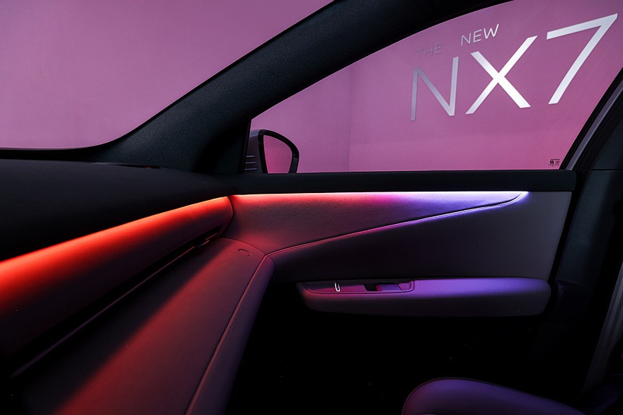 Младший кроссовер Nissan NX7 показал свой интерьер
