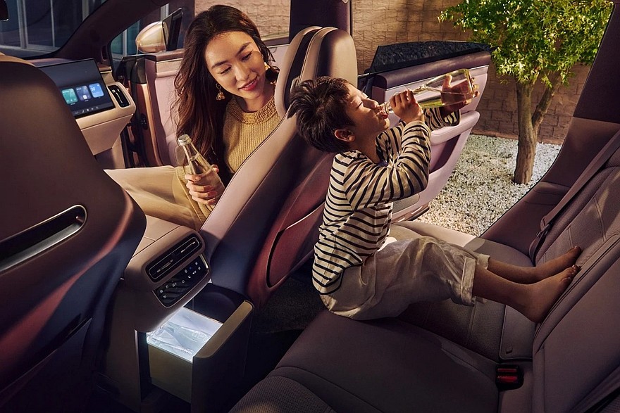 Обновлённый купеобразный Luxeed R7 от Chery и Huawei дебютировал с урезанной гаммой